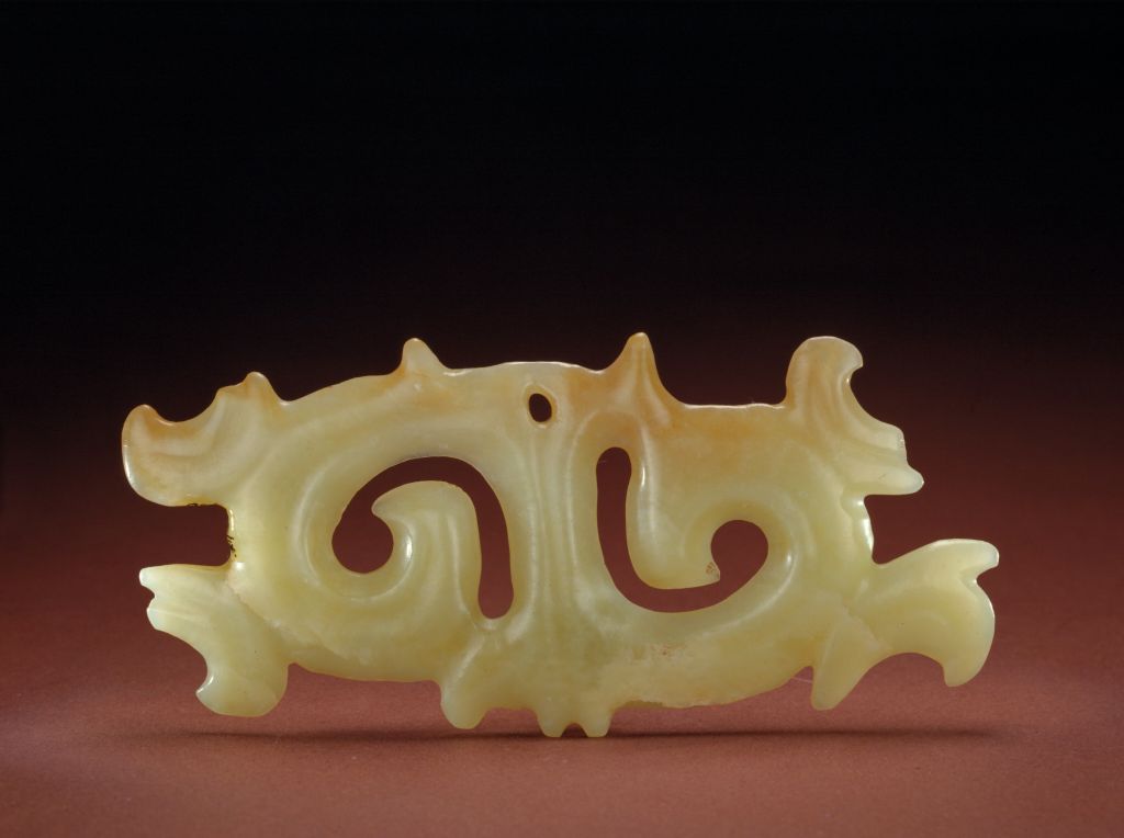 图片[1]-Jade carved cloud shaped pendant-China Archive